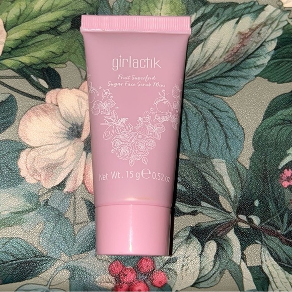 MAKEUP BUNDLE WITH BAG- NEW SKINCARE & MAKEUP PRODUCTS!  🧖🏽‍♀️ 💄 - Picture 6 of 10